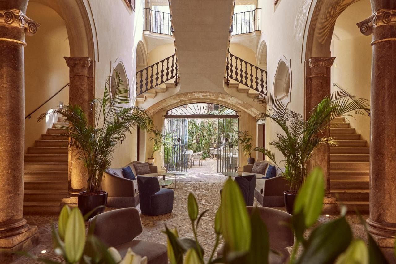 Palacio Can Marqués by Puro