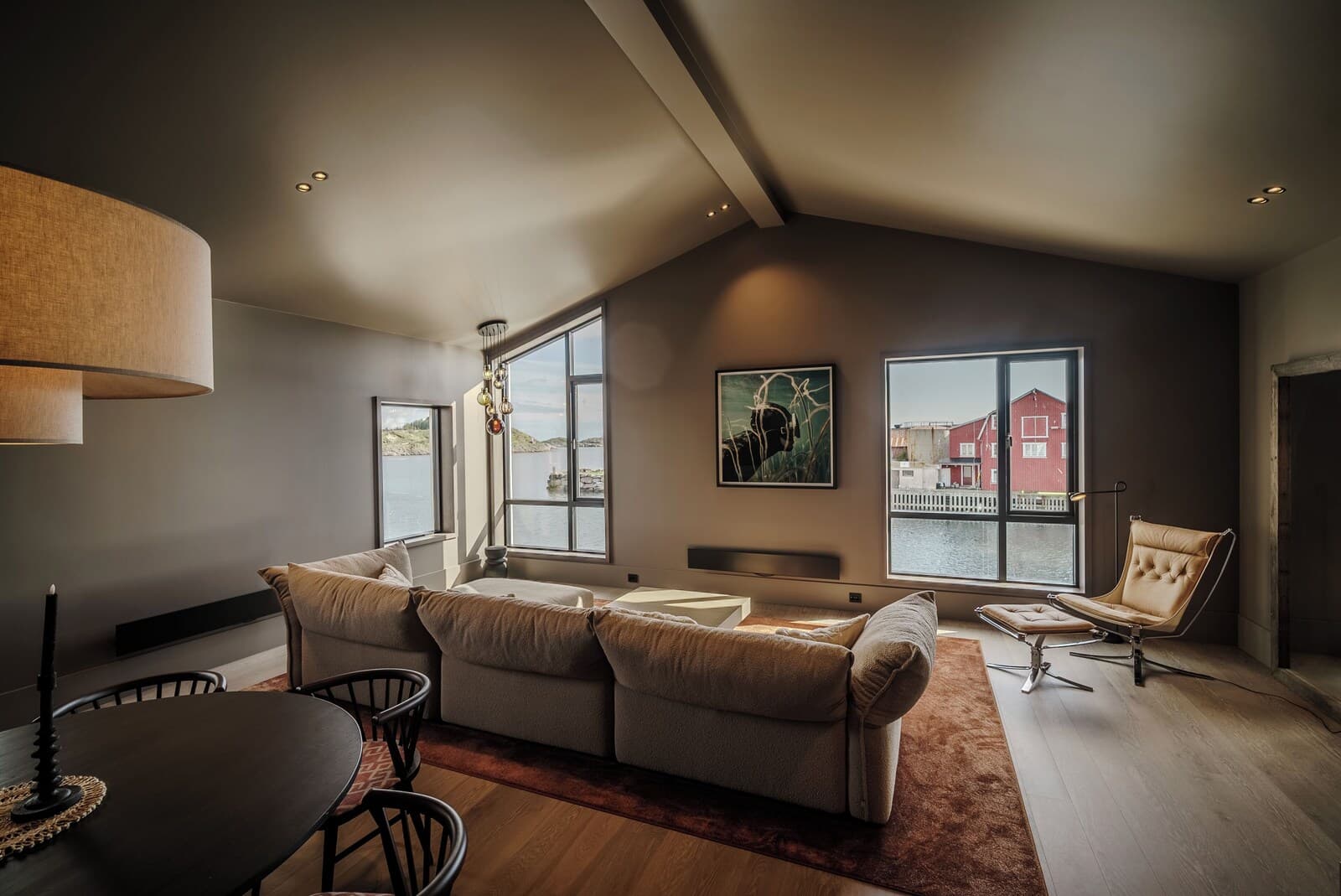 Henningsvær Bryggehotell – photo 2